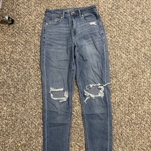 American Eagle Women’s Mom Jeans Size 2 Regular